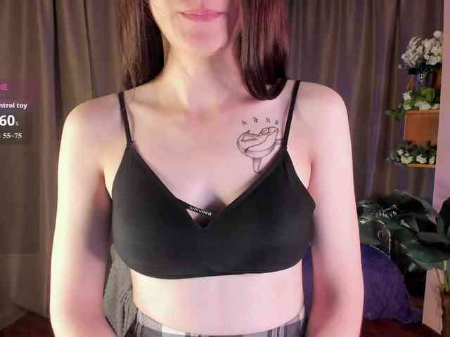 AishaDark webcam