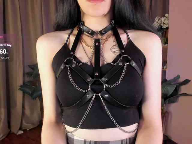 AishaDark webcam