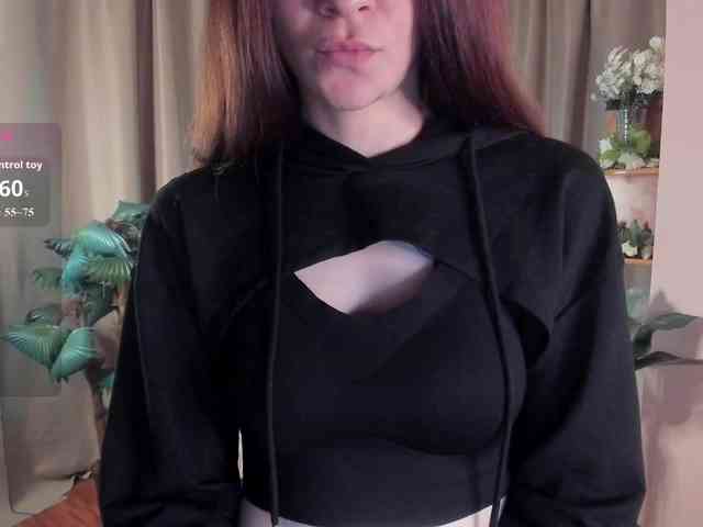 AishaDark webcam
