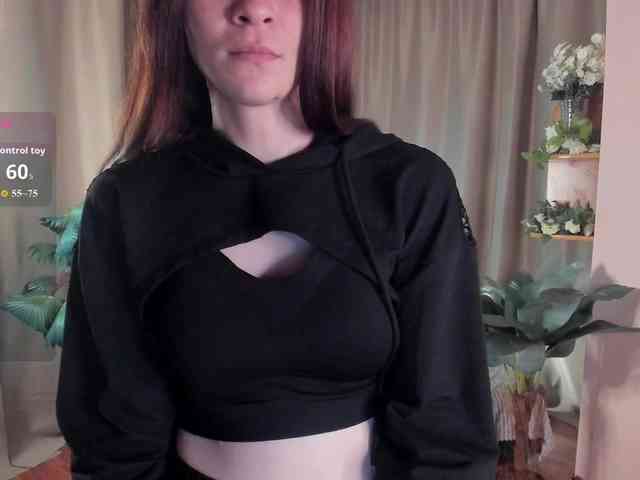 AishaDark webcam