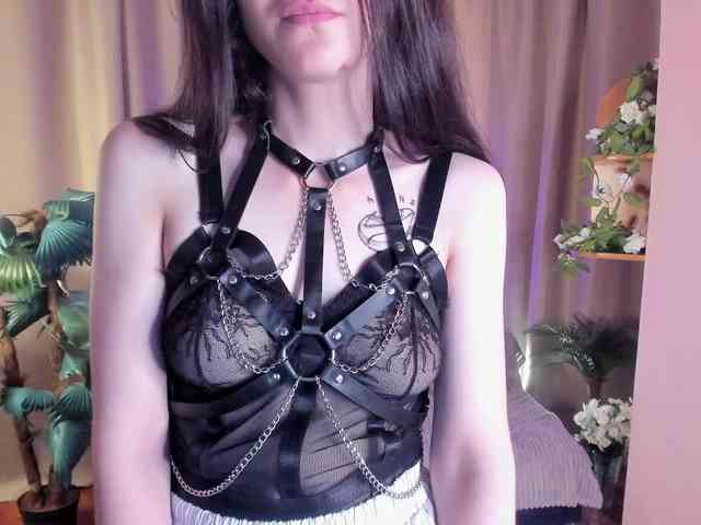 AishaDark webcam