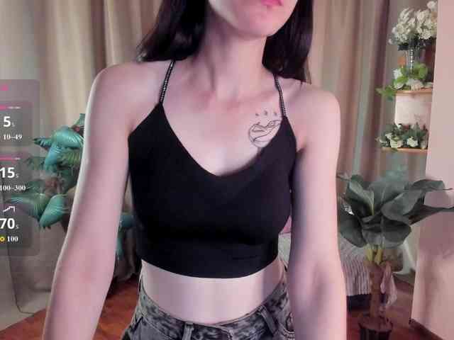 AishaDark webcam