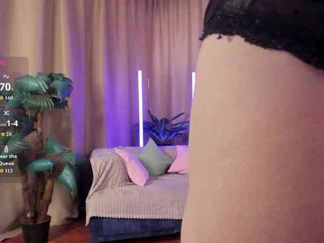 AishaDark webcam