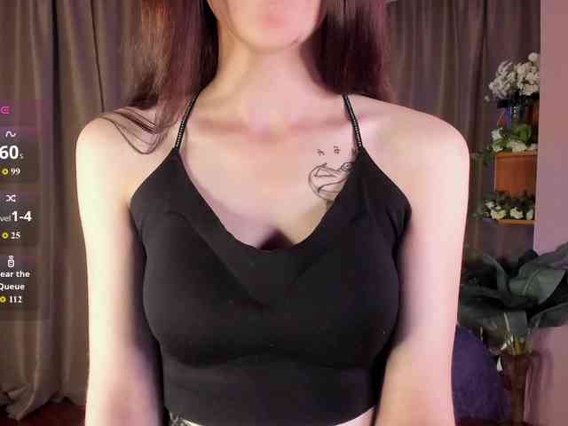 AishaDark webcam