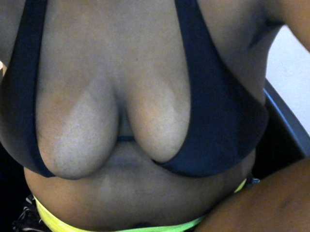Drippypussy07 live cam on BongaCams