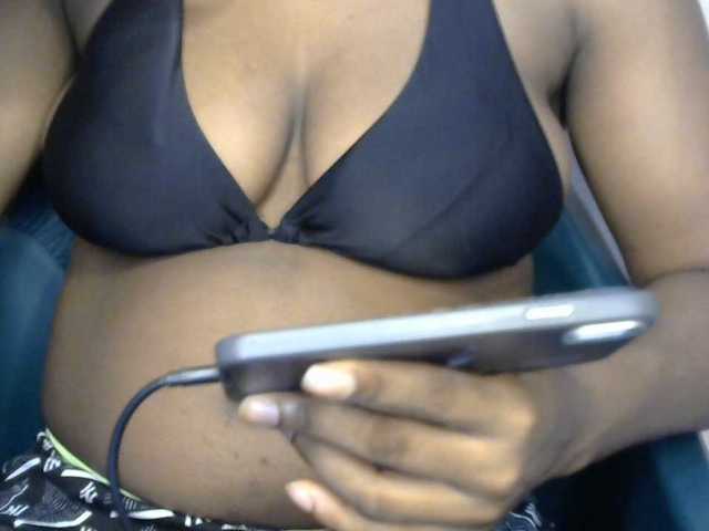 Drippypussy07 — live female cam