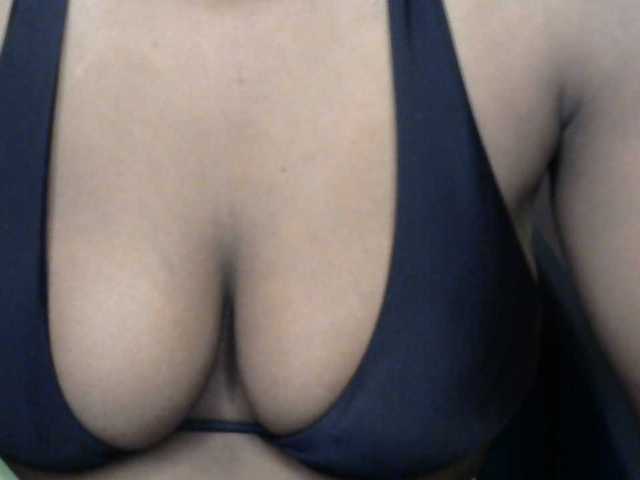 Drippypussy07 — live female cam