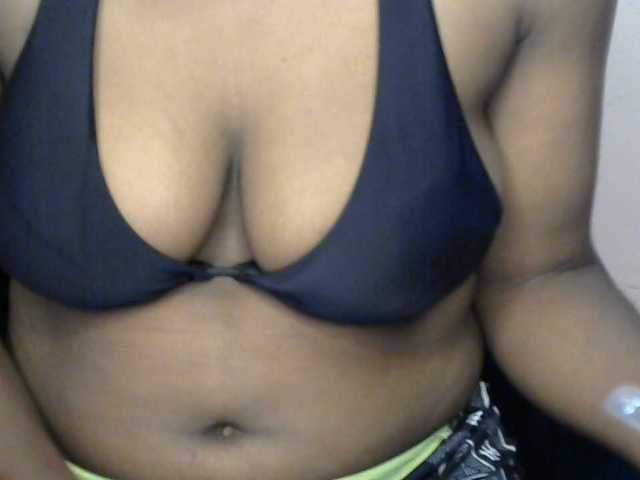 Drippypussy07 — live female cam