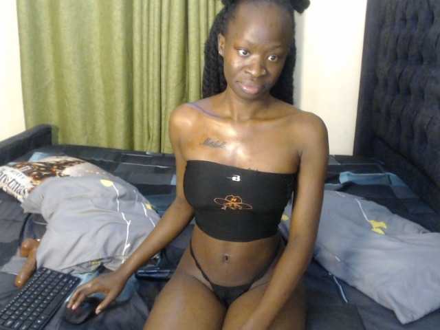 Kiara-Mia live cam on BongaCams