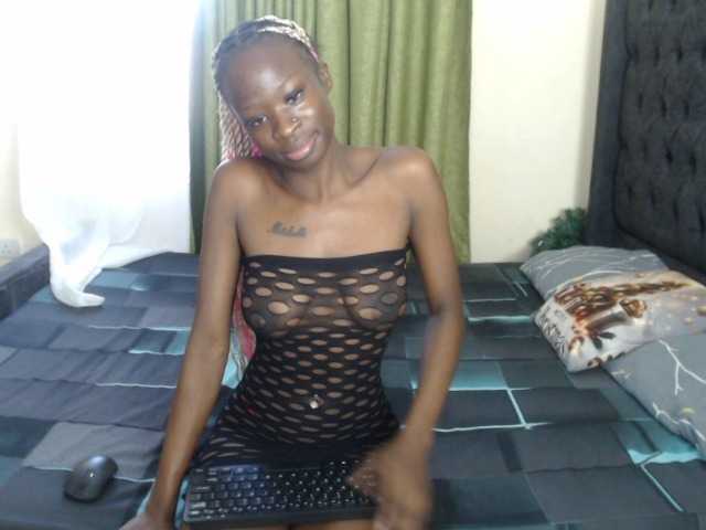 Kiara-Mia live cam on BongaCams
