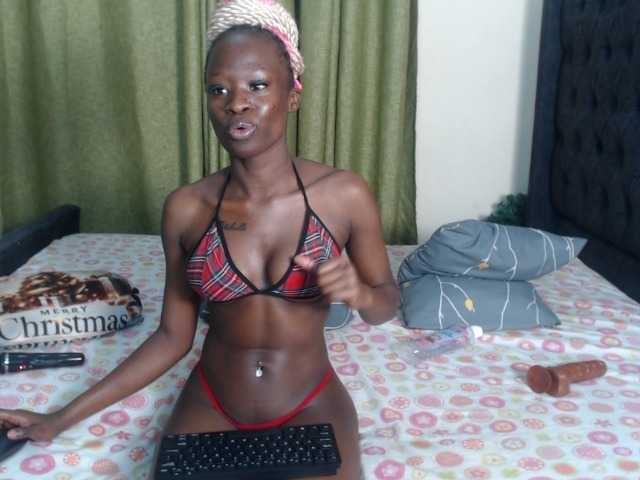 Kiara-Mia live cam on BongaCams