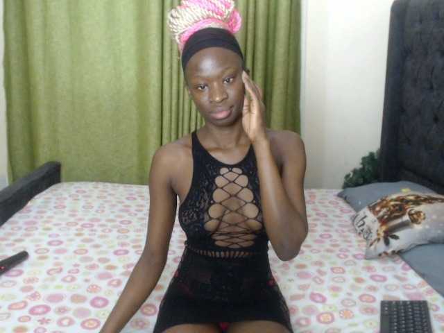Kiara-Mia live cam on BongaCams