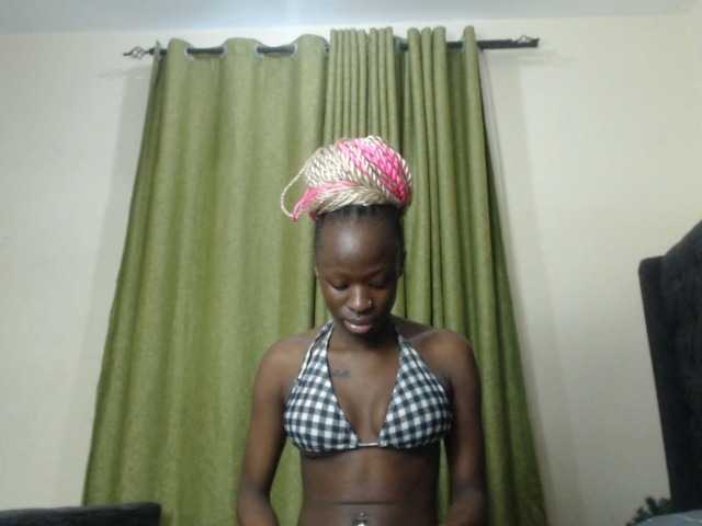 Kiara-Mia live cam on BongaCams