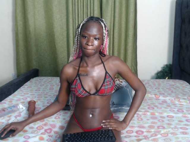 Kiara-Mia live cam on BongaCams