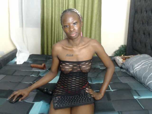 Kiara-Mia live cam on BongaCams