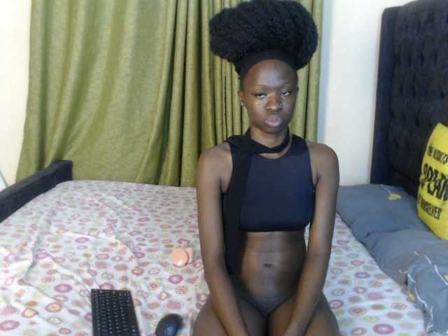 Kiara-Mia live cam on BongaCams