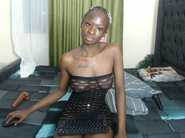 Kiara-Mia live cam on BongaCams