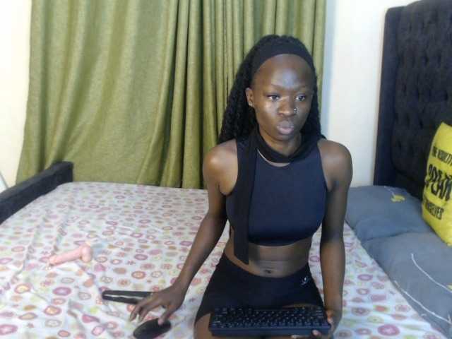 Kiara-Mia live cam on BongaCams