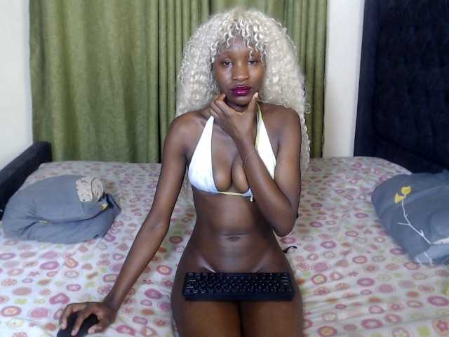 Kiara-Mia live cam