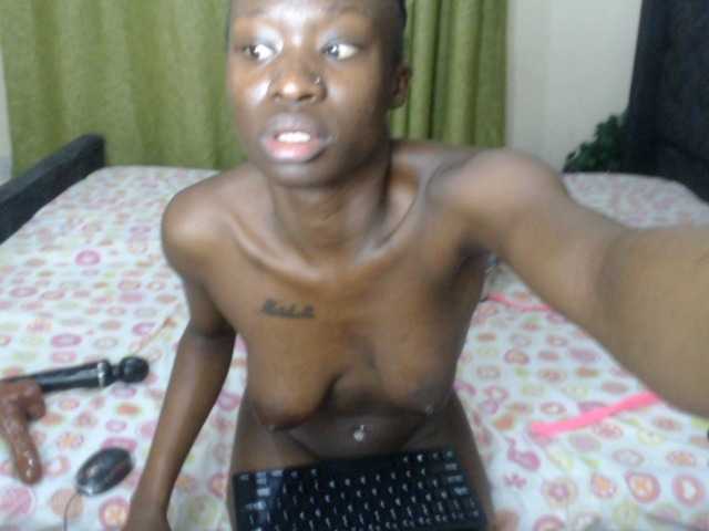 Kiara-Mia live cam on BongaCams