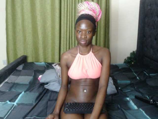 Kiara-Mia live cam on BongaCams