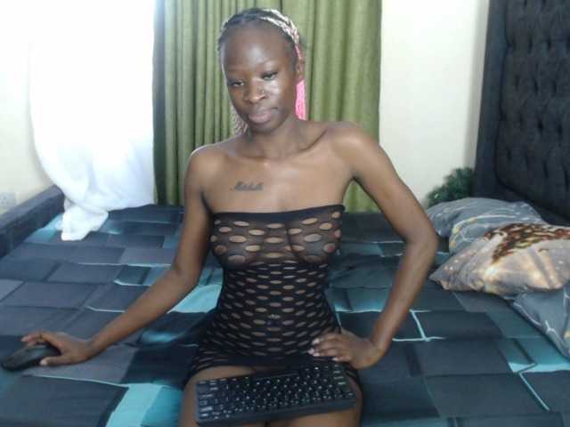 Kiara-Mia live cam on BongaCams
