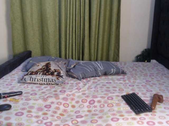 Kiara-Mia live cam on BongaCams