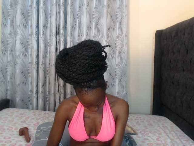 Kiara-Mia live cam on BongaCams
