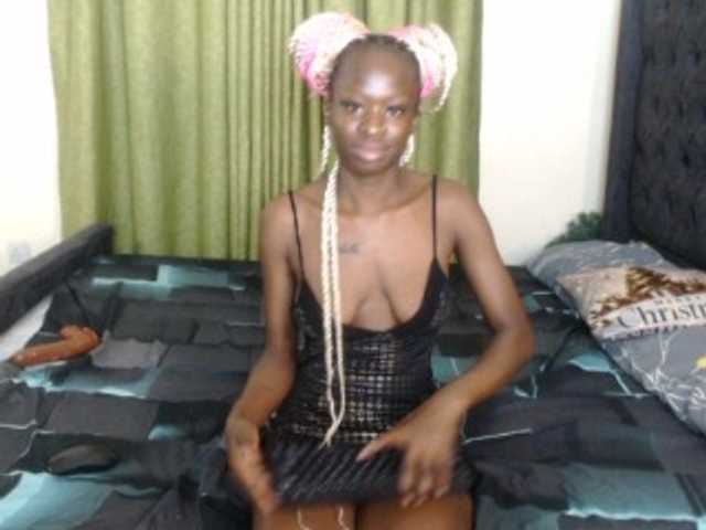 Kiara-Mia live cam on BongaCams