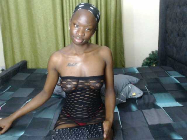 Kiara-Mia live cam on BongaCams