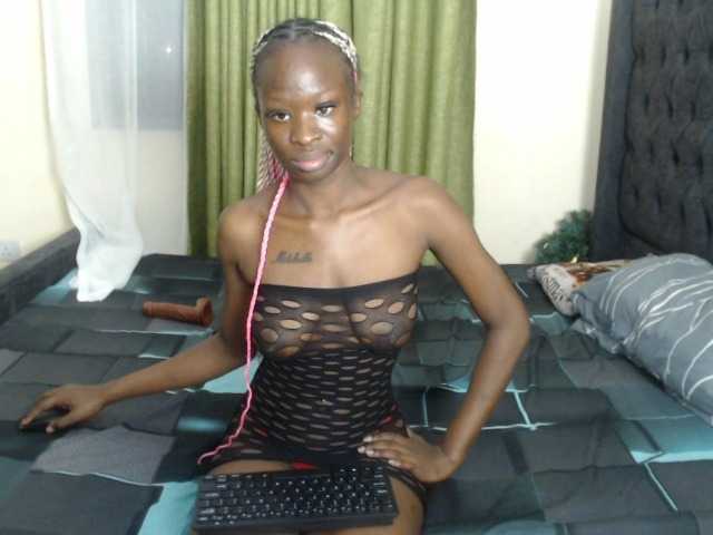 Kiara-Mia live cam on BongaCams