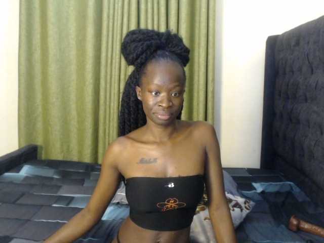 Kiara-Mia live cam on BongaCams