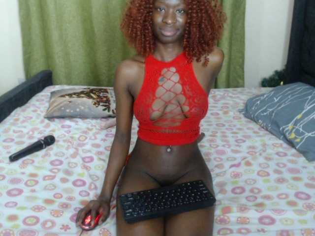 Kiara-Mia live cam on BongaCams