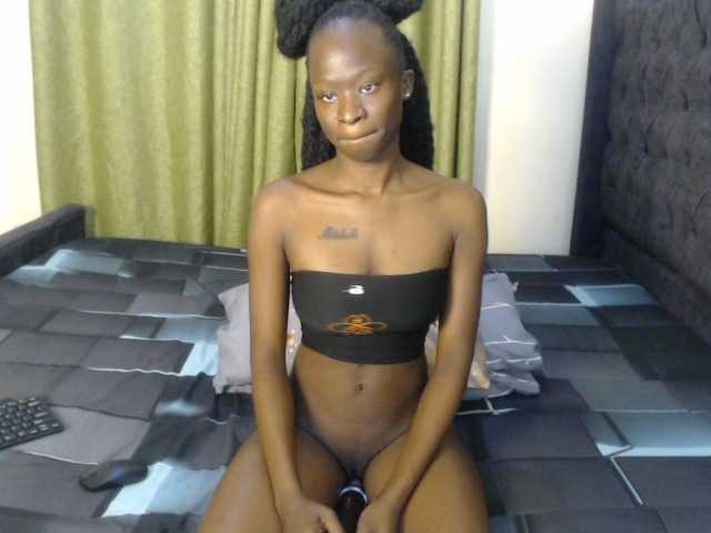 Kiara-Mia live cam on BongaCams