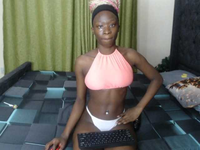 Kiara-Mia live cam on BongaCams