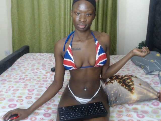 Kiara-Mia live cam on BongaCams