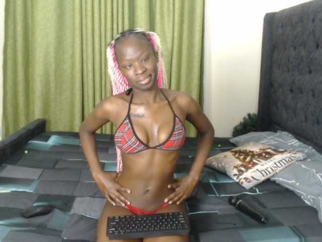 Kiara-Mia live cam on BongaCams