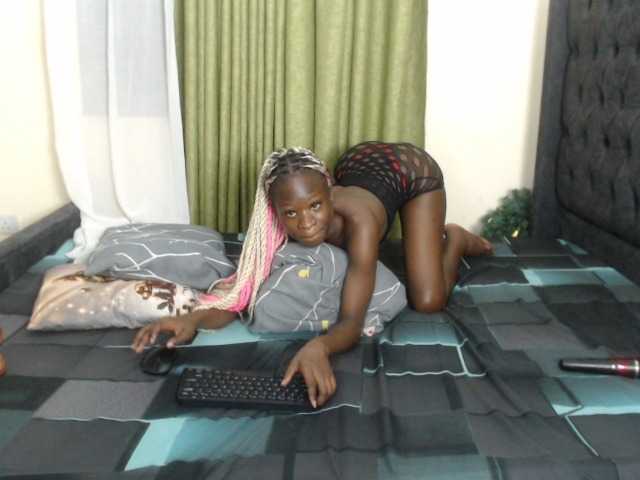 Kiara-Mia live cam on BongaCams