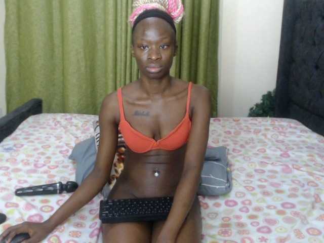 Kiara-Mia live cam on BongaCams