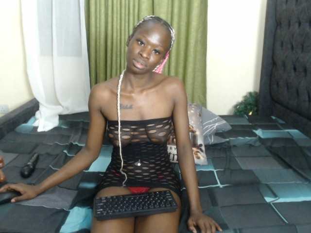 Kiara-Mia live cam on BongaCams