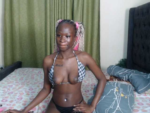 Kiara-Mia live cam on BongaCams