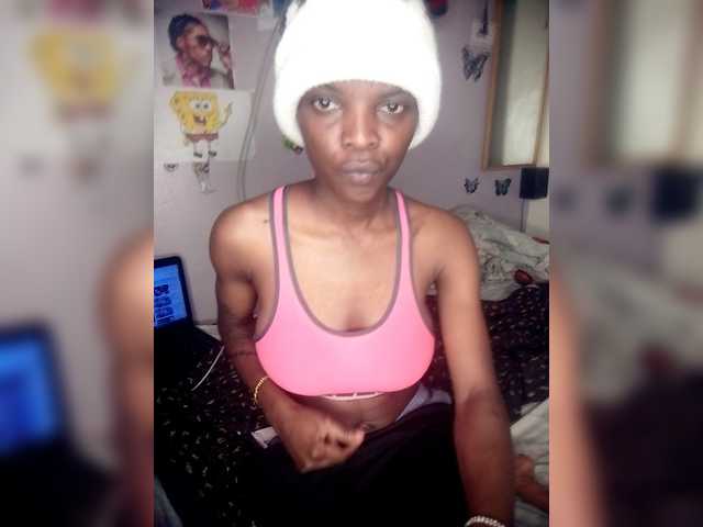 le modèle lildiva est en webcam porno dans un show sur le site bongacams, il possède les tags suivants: Ebony,Brunette,Trimmed