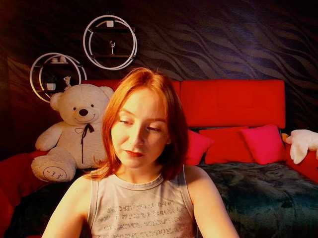 EvaHoward live cam preview