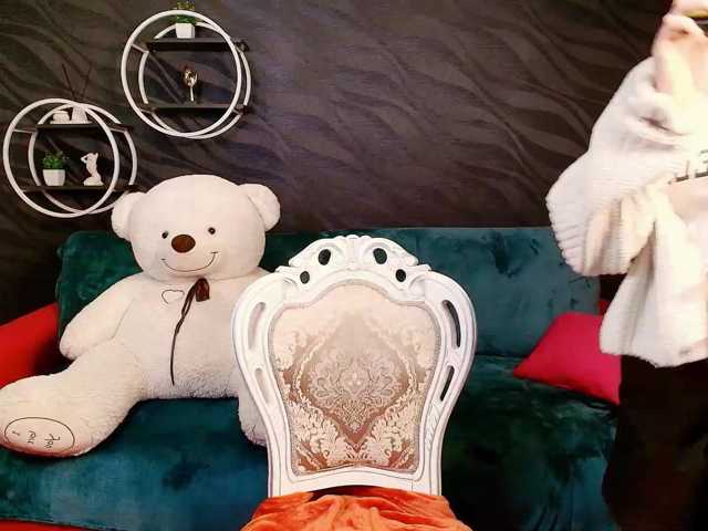 EvaHoward, live now on BongaCams