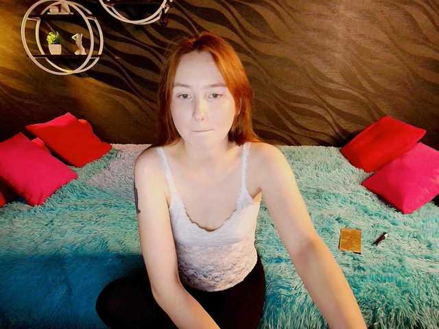 EvaHoward live cam preview