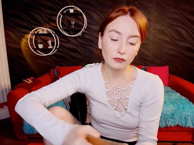 EvaHoward live cam preview