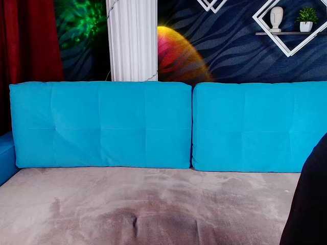 EvaHoward live cam preview