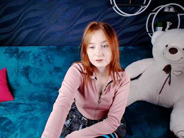 EvaHoward — live female cam