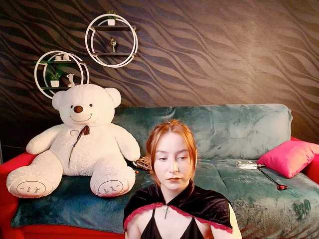 EvaHoward, live now on BongaCams