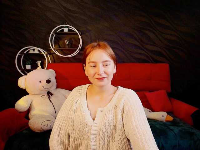 EvaHoward live cam preview